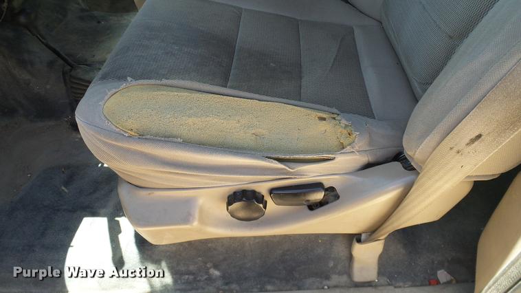 image for item DA6225 2004 Ford F350 Super Duty Crew Cab pickup truck