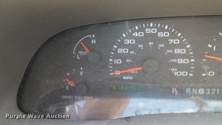 image for item DA6225 2004 Ford F350 Super Duty Crew Cab pickup truck