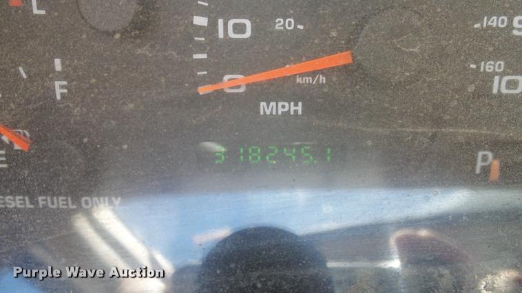 image for item DA6225 2004 Ford F350 Super Duty Crew Cab pickup truck