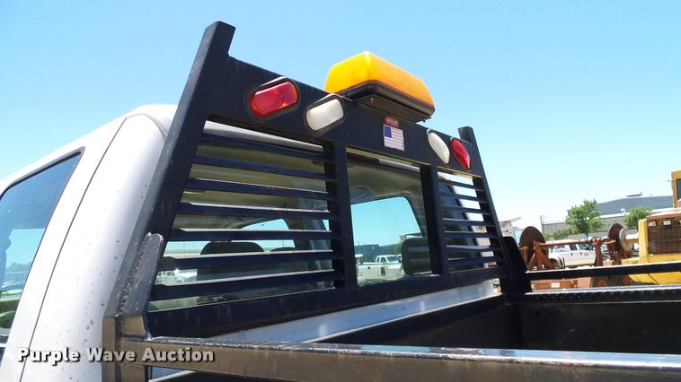 image for item DA6225 2004 Ford F350 Super Duty Crew Cab pickup truck