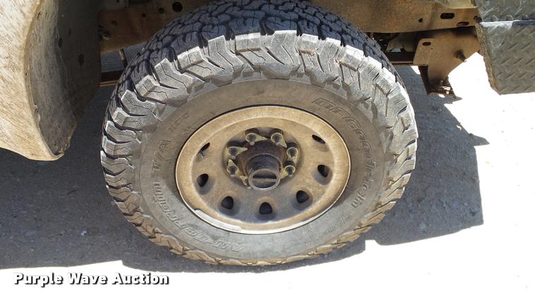 image for item DA6225 2004 Ford F350 Super Duty Crew Cab pickup truck