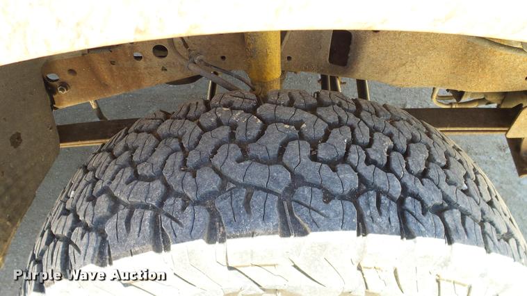 image for item DA6225 2004 Ford F350 Super Duty Crew Cab pickup truck