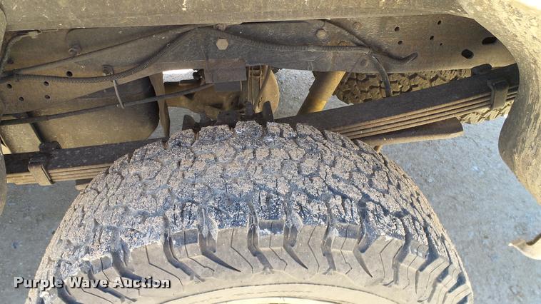 image for item DA6225 2004 Ford F350 Super Duty Crew Cab pickup truck