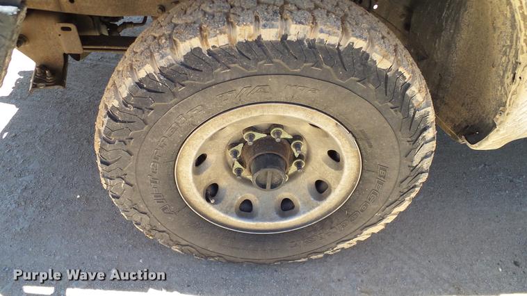 image for item DA6225 2004 Ford F350 Super Duty Crew Cab pickup truck