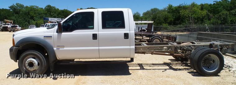 image for item DA6226 2006 Ford F550 Crew Cab truck cab and chassis