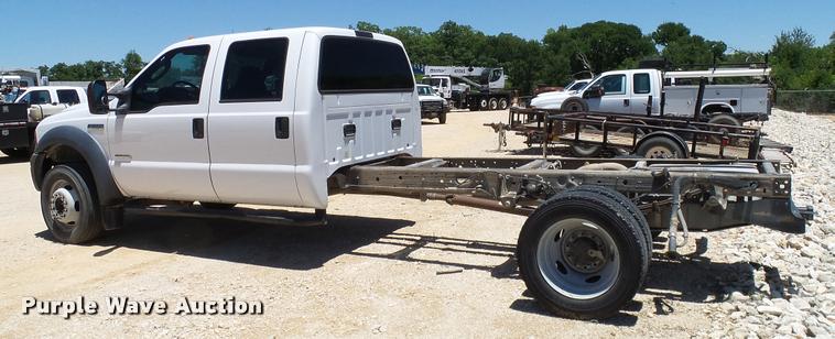 image for item DA6226 2006 Ford F550 Crew Cab truck cab and chassis