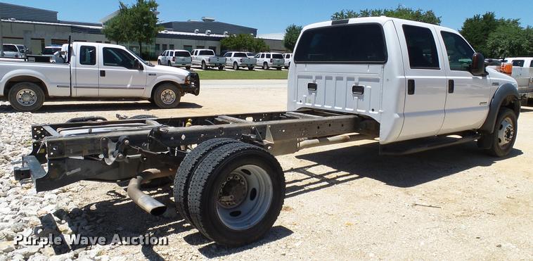 image for item DA6226 2006 Ford F550 Crew Cab truck cab and chassis