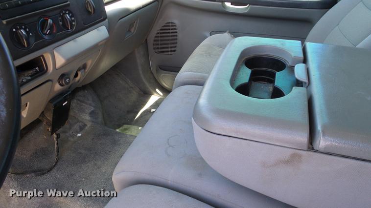 image for item DA6226 2006 Ford F550 Crew Cab truck cab and chassis