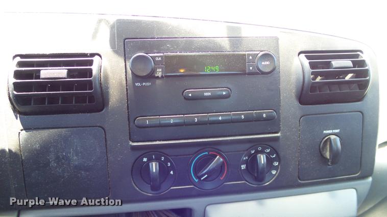 image for item DA6226 2006 Ford F550 Crew Cab truck cab and chassis