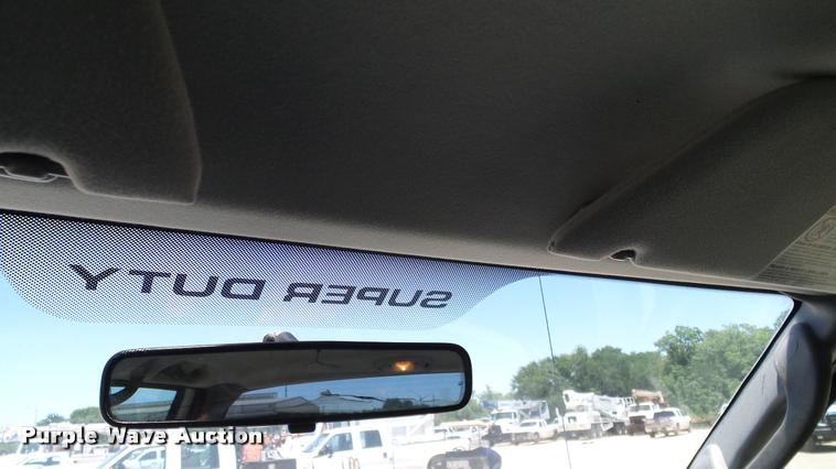 image for item DA6226 2006 Ford F550 Crew Cab truck cab and chassis