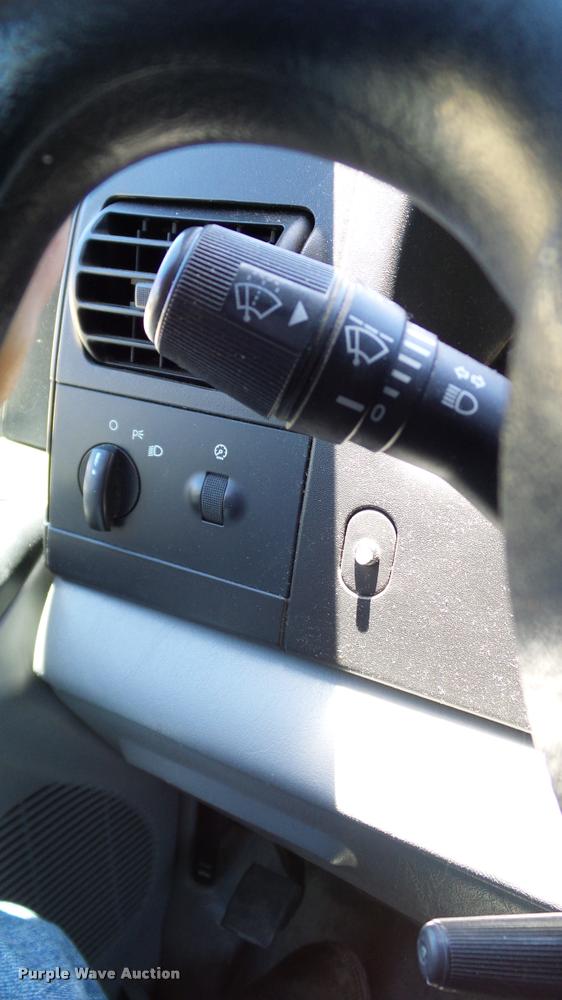 image for item DA6226 2006 Ford F550 Crew Cab truck cab and chassis