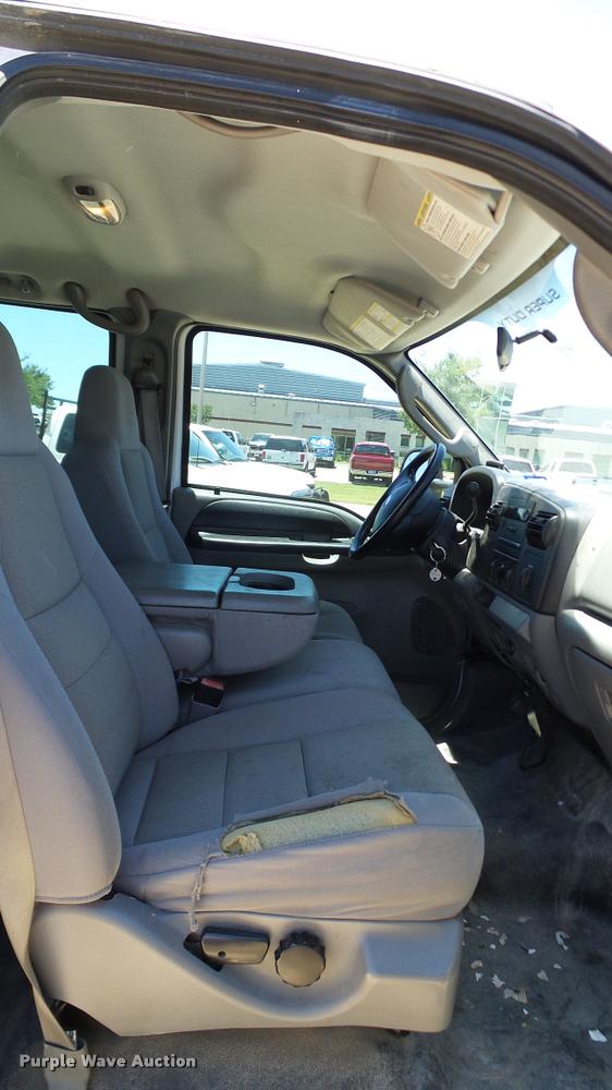 image for item DA6226 2006 Ford F550 Crew Cab truck cab and chassis