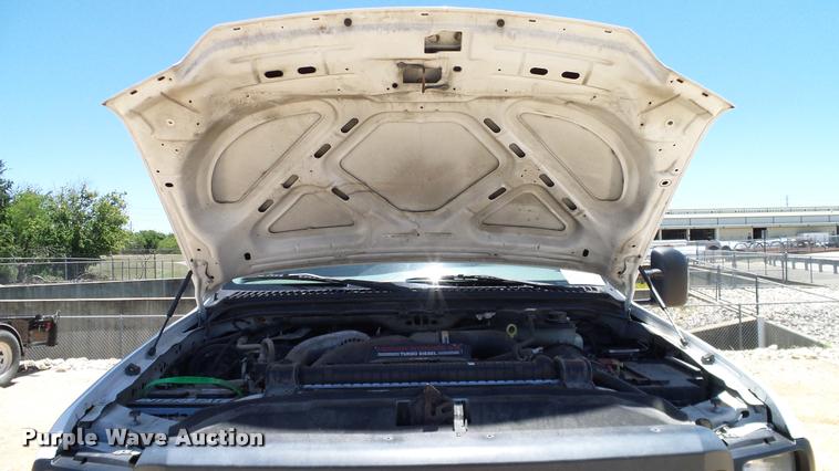 image for item DA6226 2006 Ford F550 Crew Cab truck cab and chassis