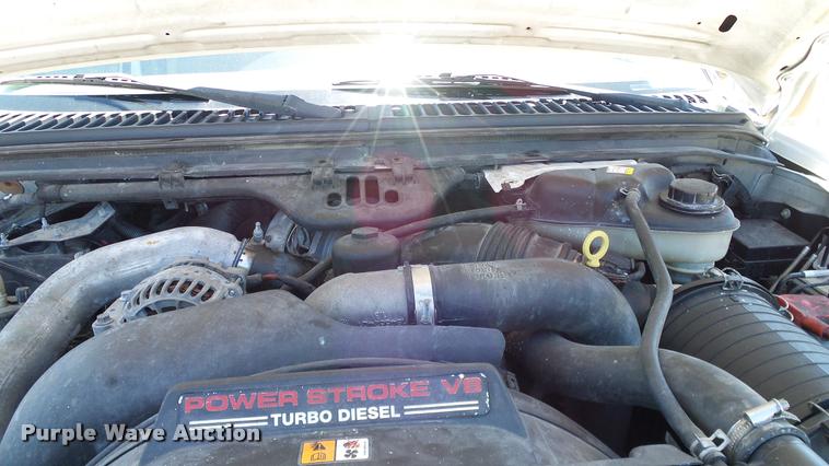 image for item DA6226 2006 Ford F550 Crew Cab truck cab and chassis