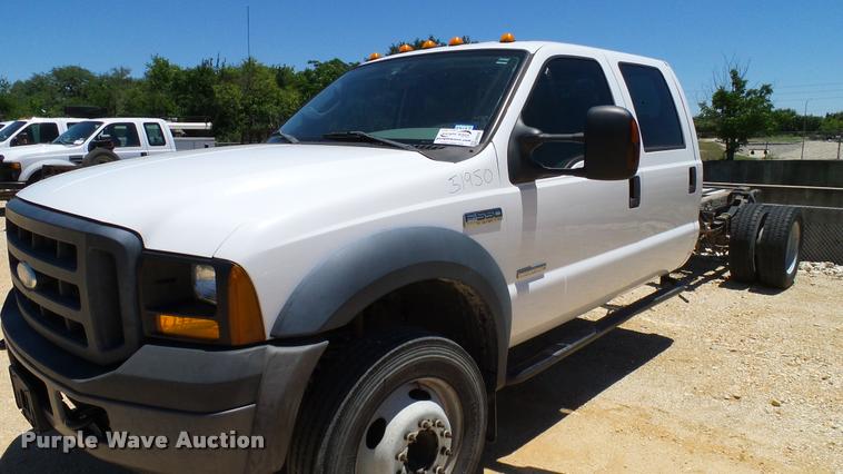 image for item DA6226 2006 Ford F550 Crew Cab truck cab and chassis