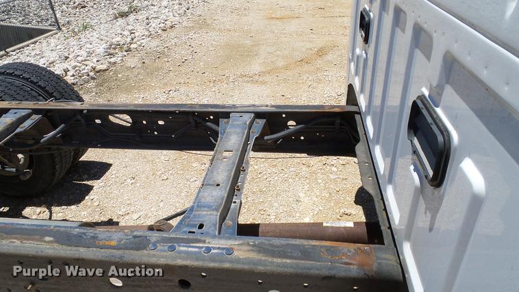 image for item DA6226 2006 Ford F550 Crew Cab truck cab and chassis