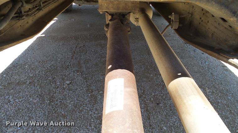 image for item DA6226 2006 Ford F550 Crew Cab truck cab and chassis