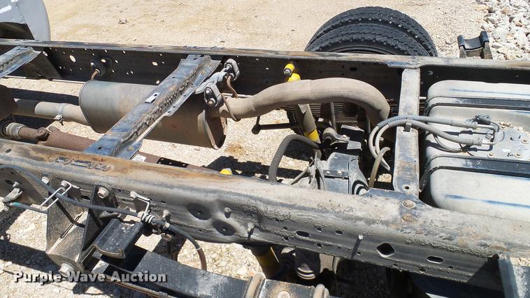 image for item DA6226 2006 Ford F550 Crew Cab truck cab and chassis