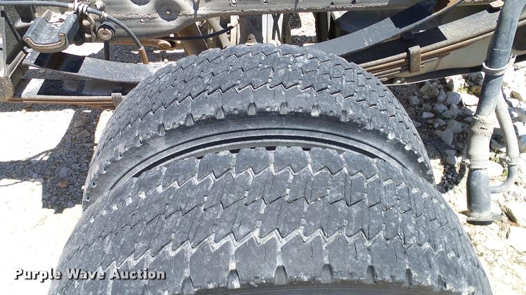 image for item DA6226 2006 Ford F550 Crew Cab truck cab and chassis