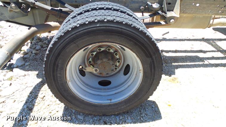 image for item DA6226 2006 Ford F550 Crew Cab truck cab and chassis