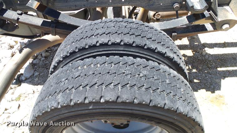 image for item DA6226 2006 Ford F550 Crew Cab truck cab and chassis