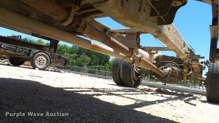 image for item DA6226 2006 Ford F550 Crew Cab truck cab and chassis