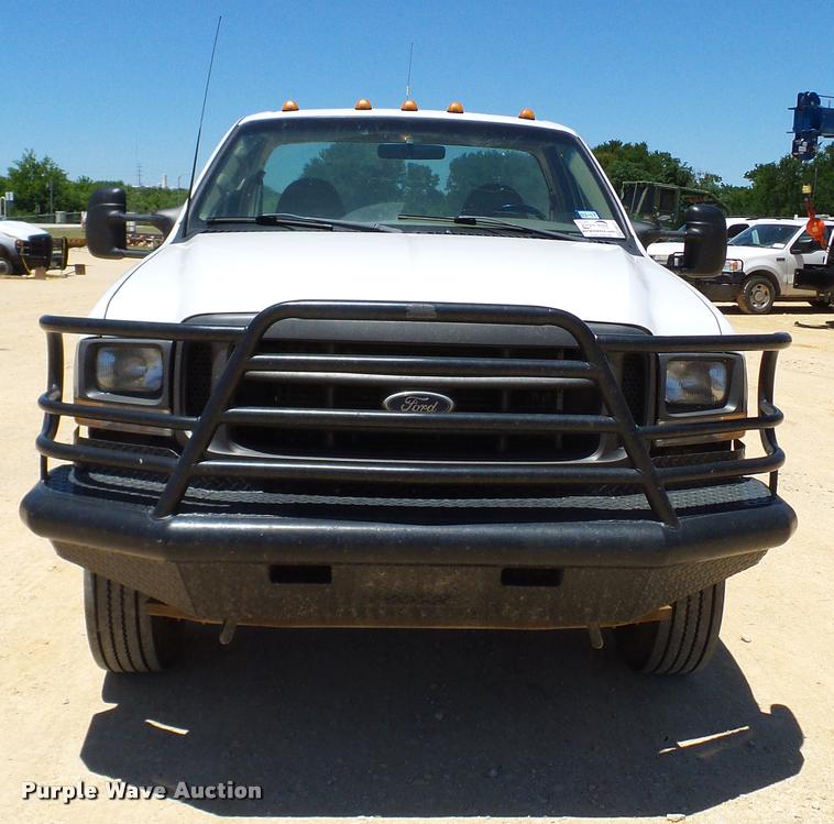 image for item DA6227 2002 Ford F550 truck cab and chassis