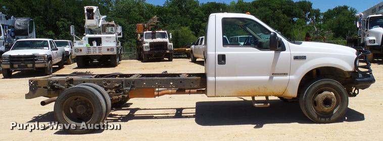 image for item DA6227 2002 Ford F550 truck cab and chassis