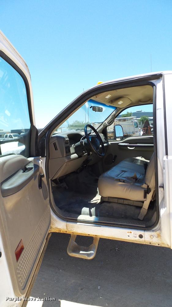 image for item DA6227 2002 Ford F550 truck cab and chassis