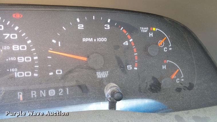 image for item DA6227 2002 Ford F550 truck cab and chassis