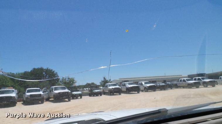 image for item DA6227 2002 Ford F550 truck cab and chassis