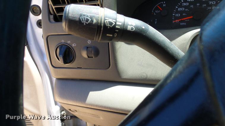 image for item DA6227 2002 Ford F550 truck cab and chassis