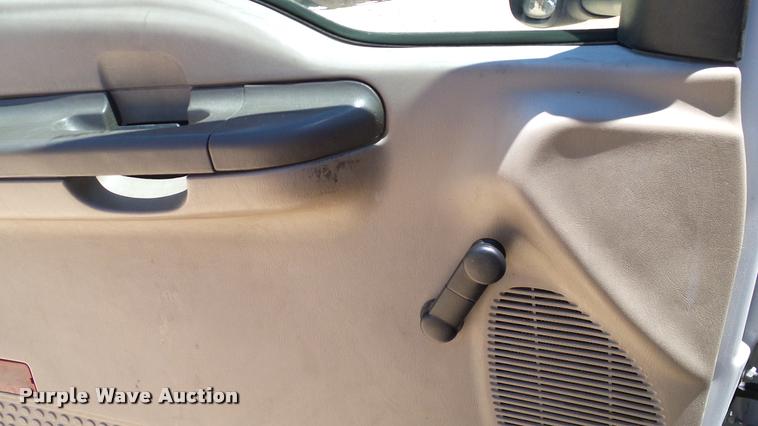 image for item DA6227 2002 Ford F550 truck cab and chassis