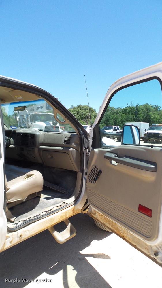 image for item DA6227 2002 Ford F550 truck cab and chassis