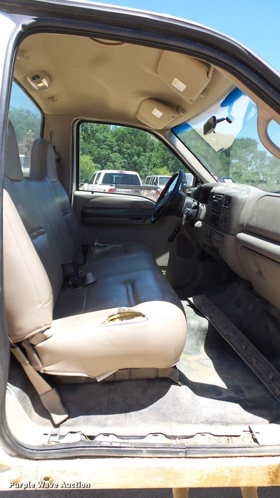 image for item DA6227 2002 Ford F550 truck cab and chassis