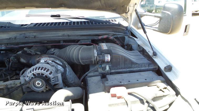 image for item DA6227 2002 Ford F550 truck cab and chassis