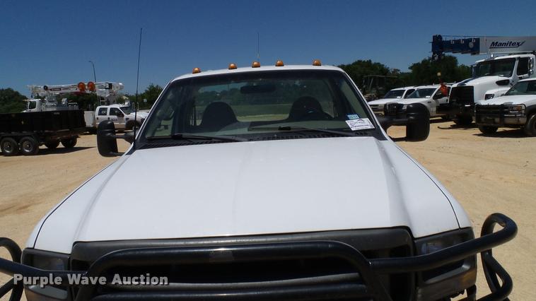 image for item DA6227 2002 Ford F550 truck cab and chassis