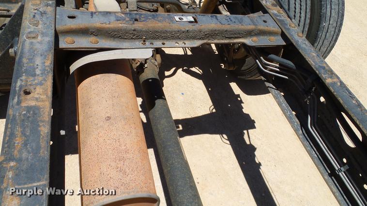 image for item DA6227 2002 Ford F550 truck cab and chassis