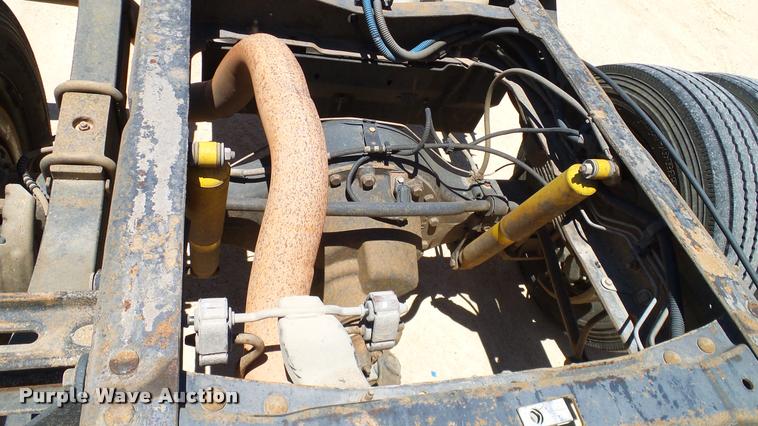 image for item DA6227 2002 Ford F550 truck cab and chassis