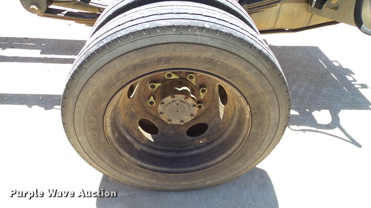 image for item DA6227 2002 Ford F550 truck cab and chassis