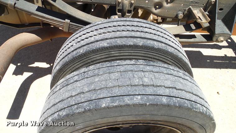 image for item DA6227 2002 Ford F550 truck cab and chassis