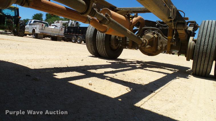 image for item DA6227 2002 Ford F550 truck cab and chassis