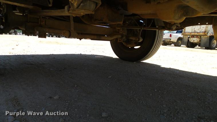 image for item DA6227 2002 Ford F550 truck cab and chassis