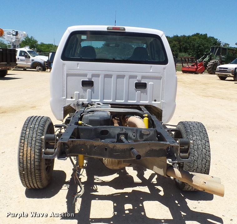 image for item DA6228 2008 Ford F350 Super Duty SuperCab pickup truck cab and chassis