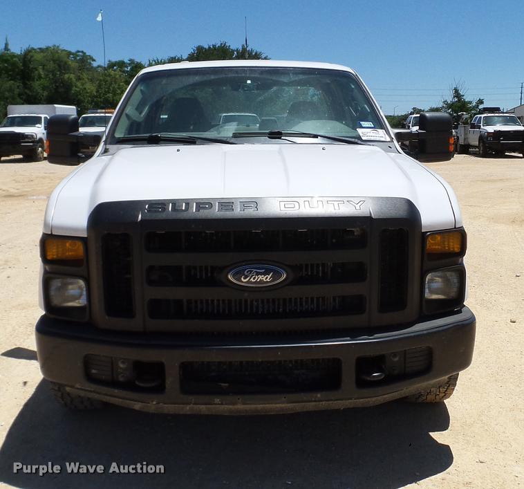 image for item DA6228 2008 Ford F350 Super Duty SuperCab pickup truck cab and chassis