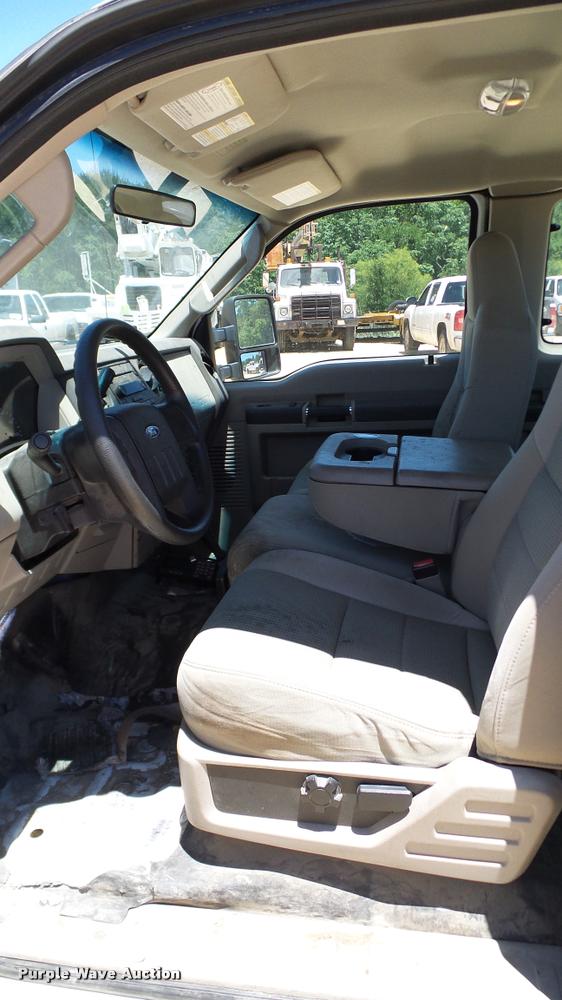 image for item DA6228 2008 Ford F350 Super Duty SuperCab pickup truck cab and chassis