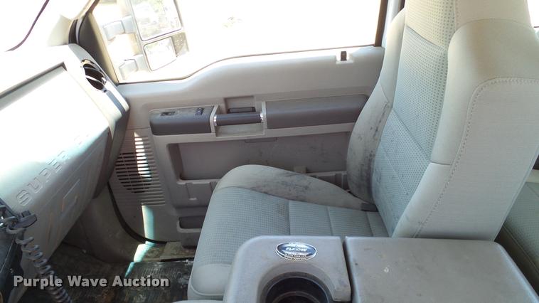 image for item DA6228 2008 Ford F350 Super Duty SuperCab pickup truck cab and chassis