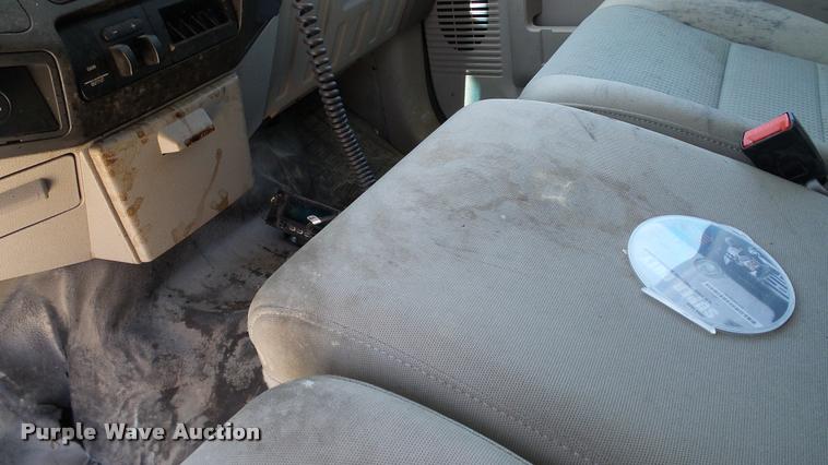 image for item DA6228 2008 Ford F350 Super Duty SuperCab pickup truck cab and chassis