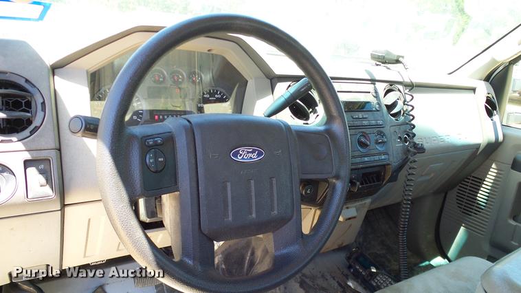 image for item DA6228 2008 Ford F350 Super Duty SuperCab pickup truck cab and chassis