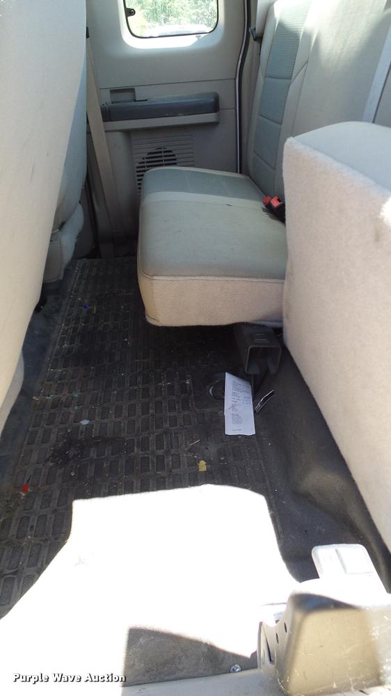 image for item DA6228 2008 Ford F350 Super Duty SuperCab pickup truck cab and chassis